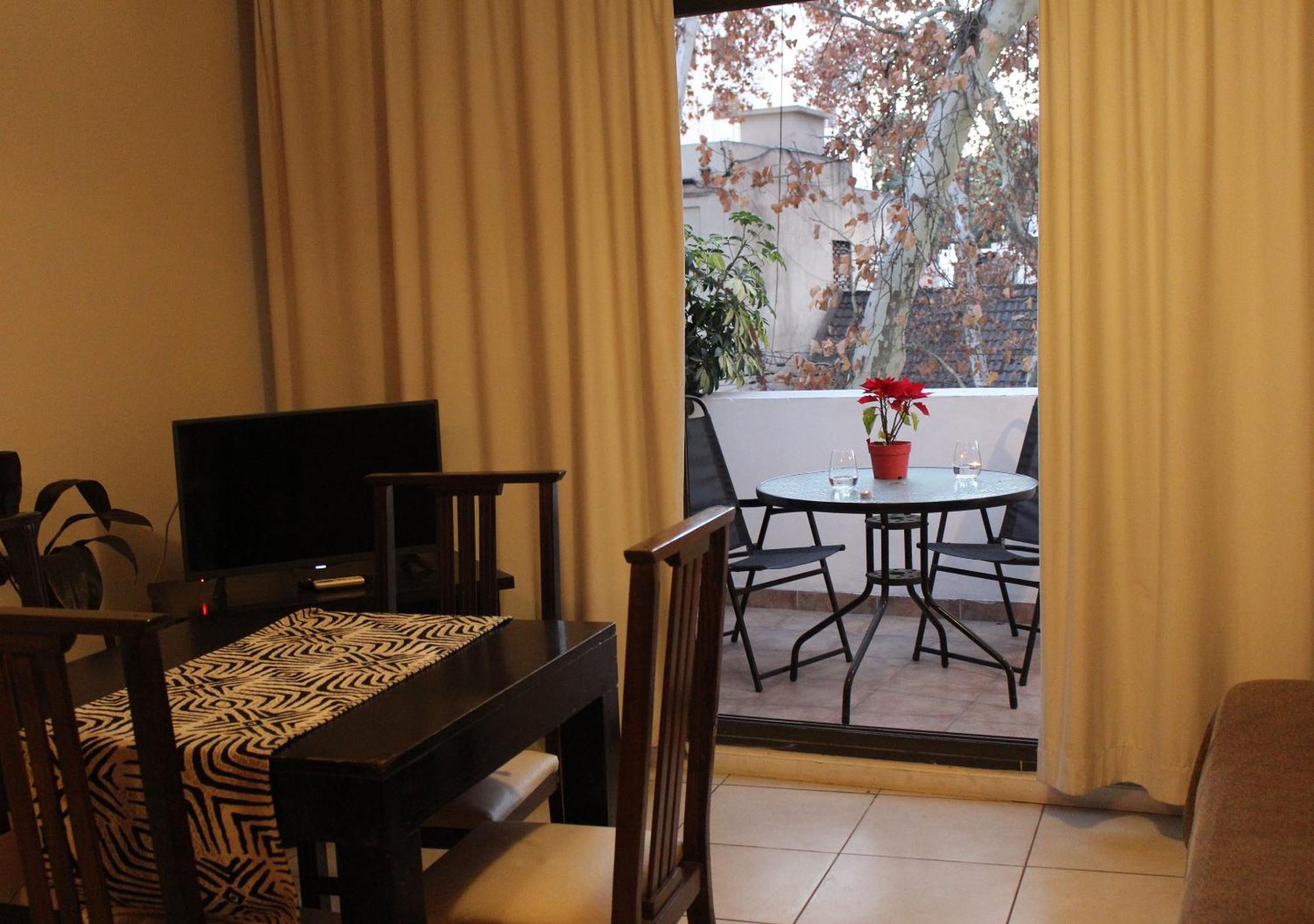 Uvas Aparthotel